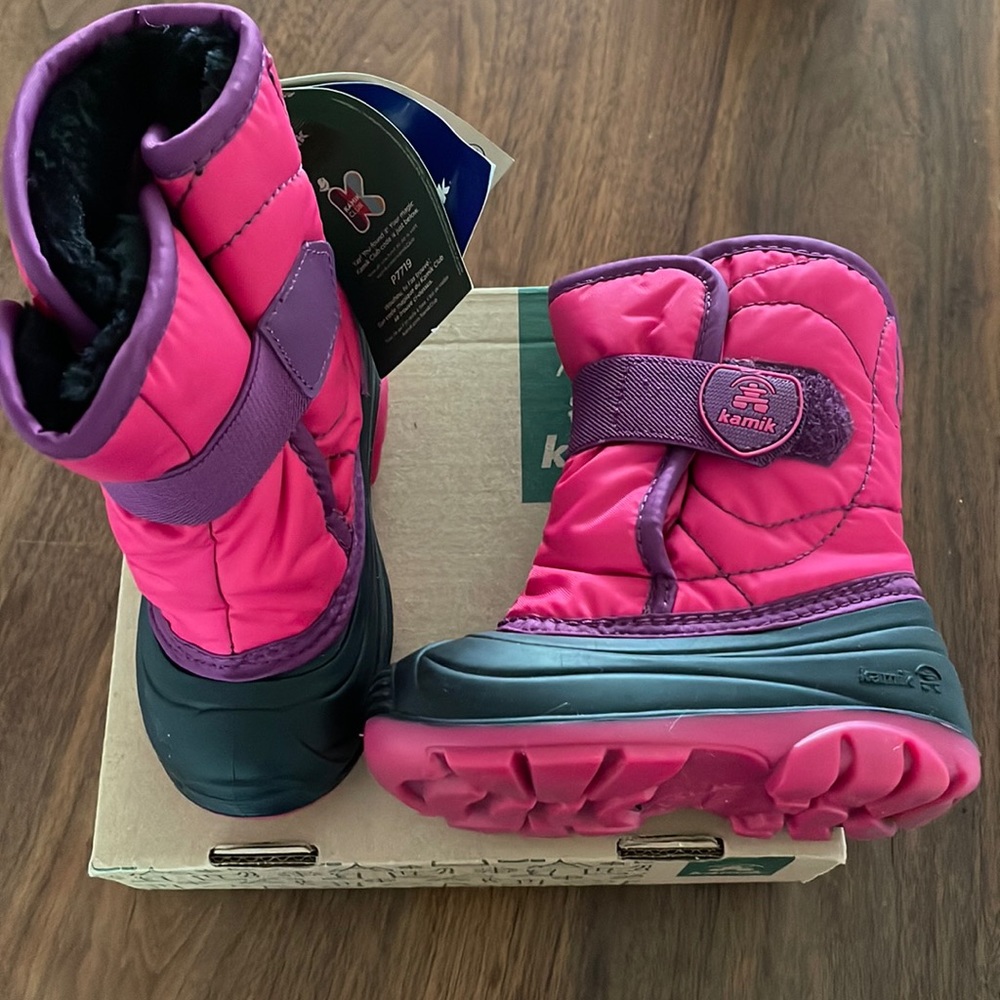 Kamik snow boots, new with tags!